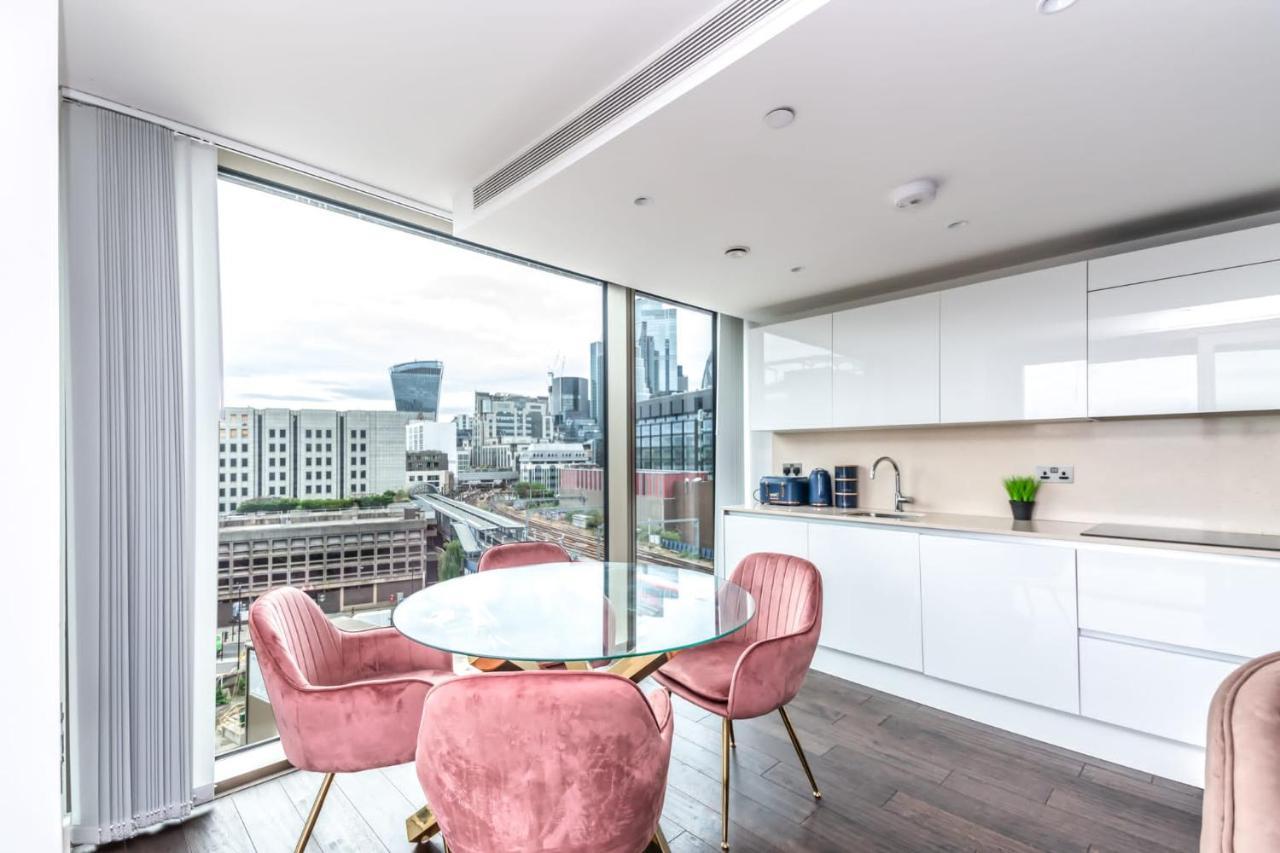 Luxury 2 Bedroom Apartment In Tower Hill 런던 외부 사진