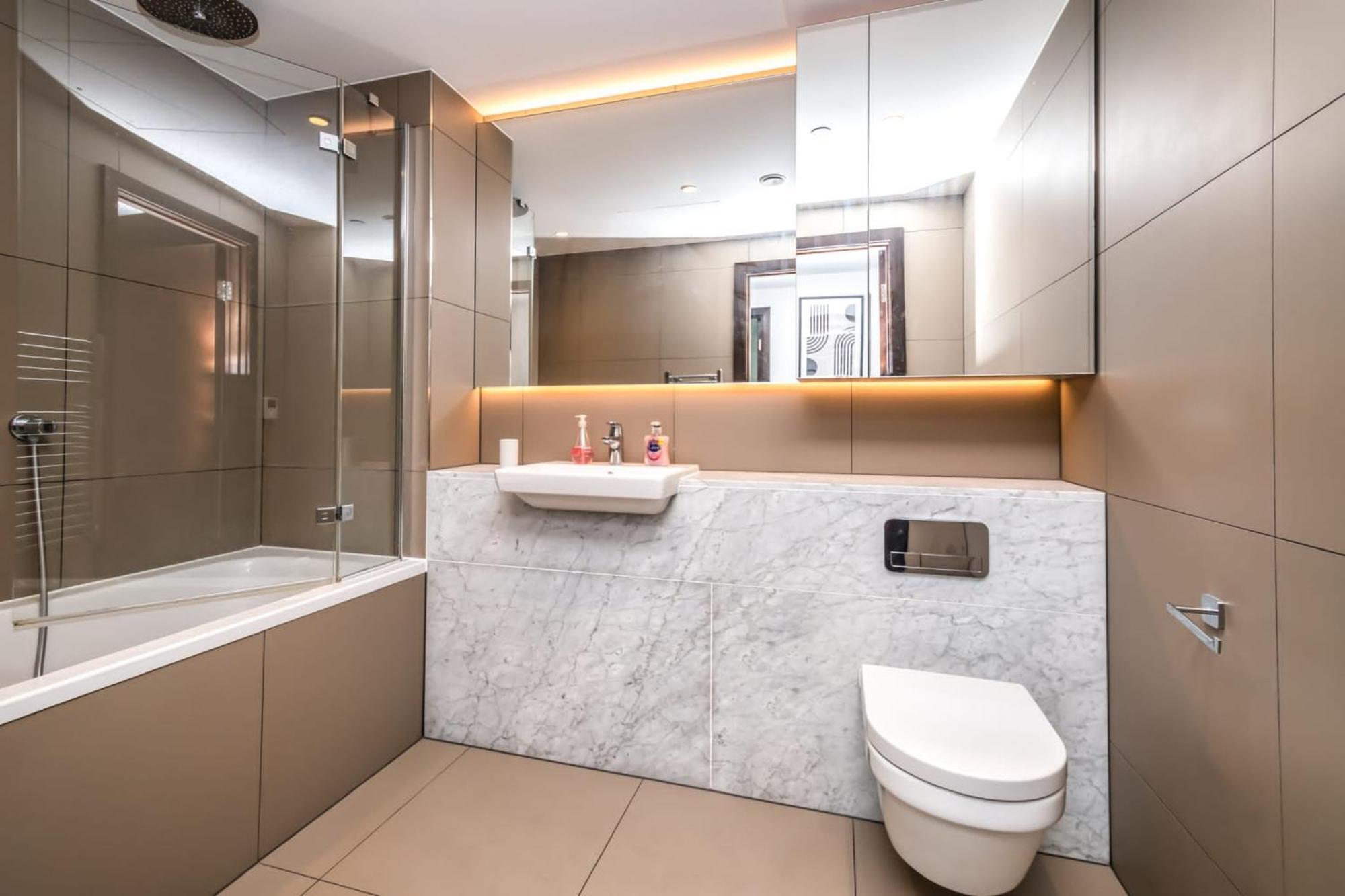 Luxury 2 Bedroom Apartment In Tower Hill 런던 외부 사진