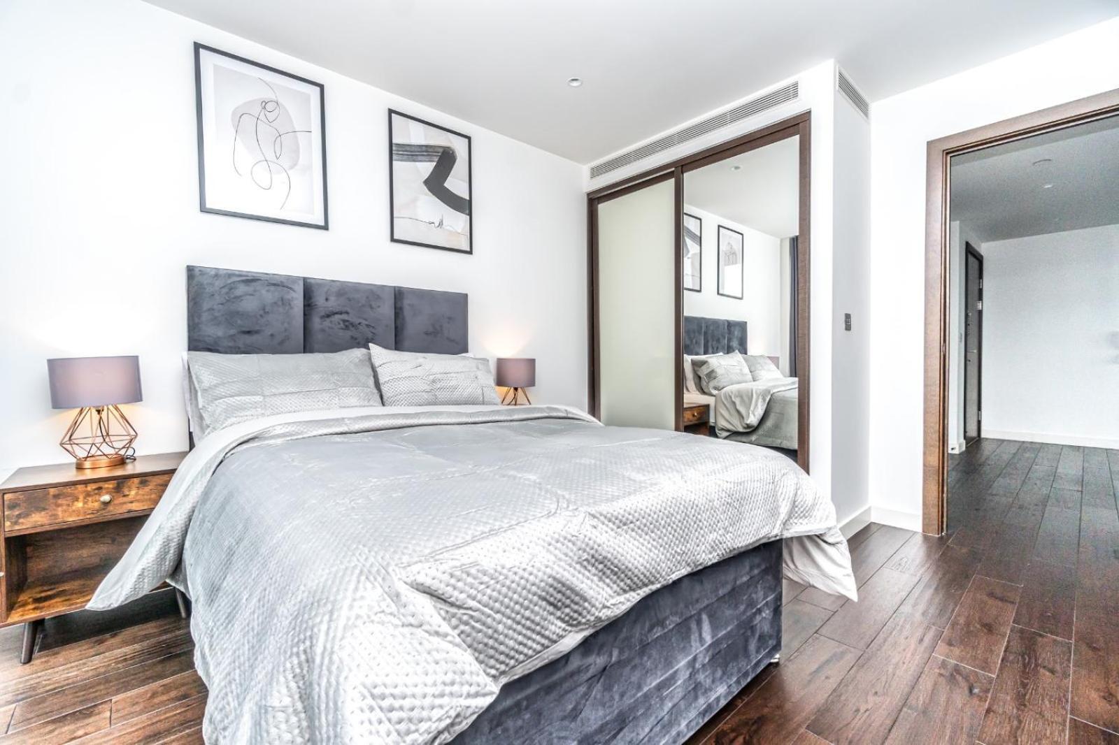 Luxury 2 Bedroom Apartment In Tower Hill 런던 외부 사진